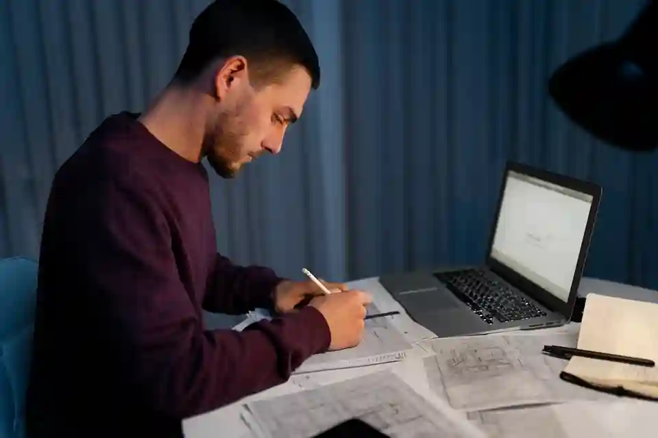 Professional analyst giving help with PhD dissertation data interpretation.